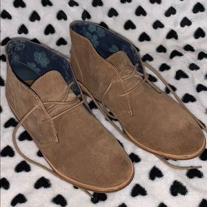 LIKE NEW Lucky Brand Suede Booties